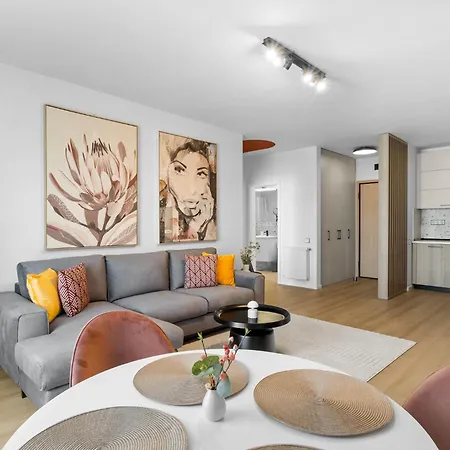 Cozynest Platinia Apartment