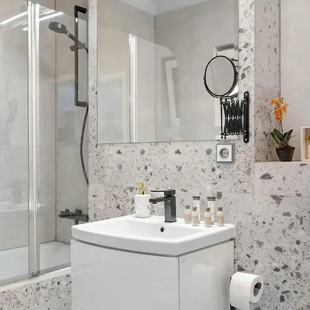 Cozynest Platinia Apartman